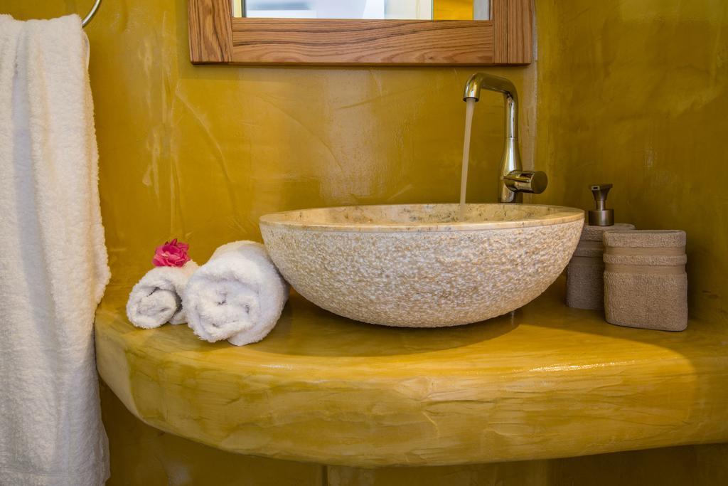 Aspronisi Luxury Villa With Caldera View เมกาโลคอรี ห้อง รูปภาพ